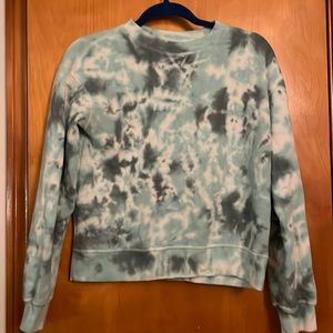 Blue tie dye pullover sweatshirt
